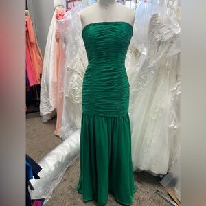 Elegant Green Evening Gown